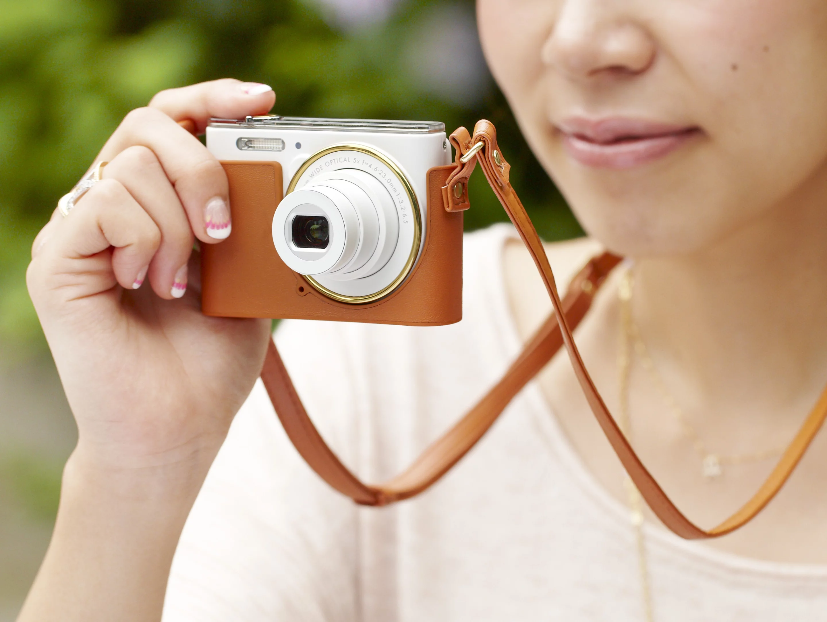 デジタルカメラ CASIO EXILIM EX-JE10 New Casio EX-JE10 Digital Compact Camera | ePHOTOzine